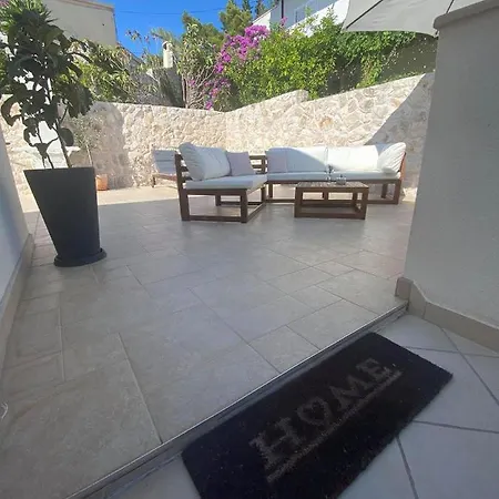 Jakov & Antonia Heritage Estate Apartment Hvar Town