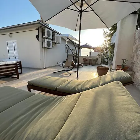 Jakov & Antonia Heritage Estate Apartment