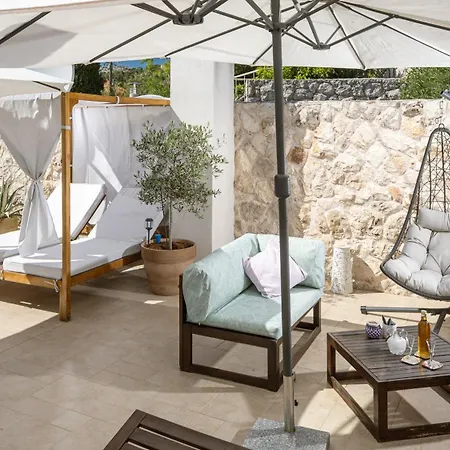 Jakov & Antonia Heritage Estate Hvar Town