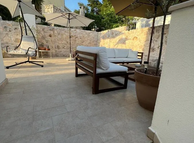 Daire Jakov & Antonia Heritage Estate