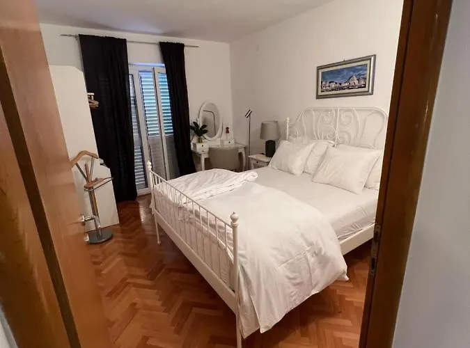 Daire Jakov & Antonia Heritage Estate