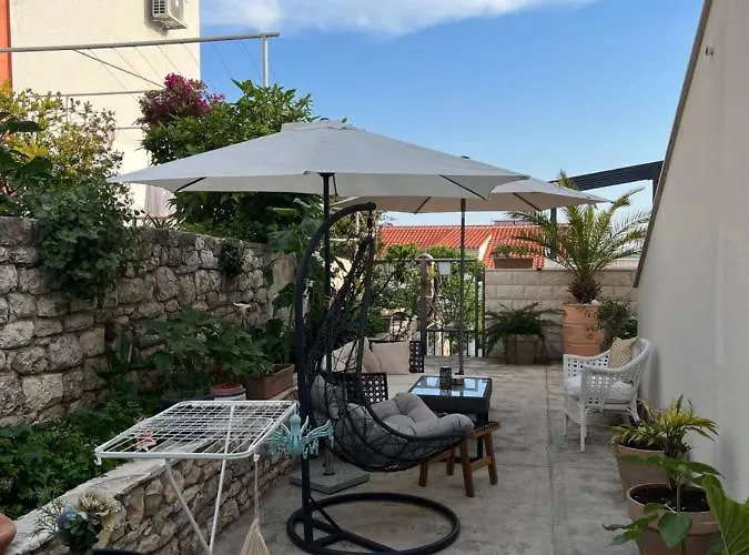 Daire Jakov & Antonia Heritage Estate Hvar Town