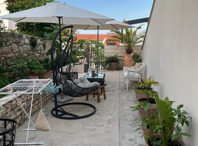 Jakov & Antonia Heritage Estate Daire *